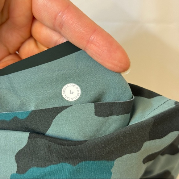 Lululemon Base Pace High-Rise Running Tight 25" Heritage 365 Camo Size 4 - Picture 8 of 8